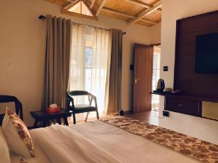 naina lodge