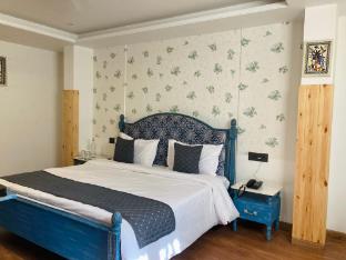 naina lodge