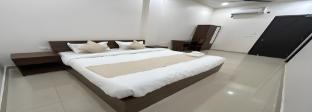 Shri Veda Grand Inn,,0 star