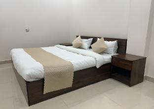 Shri Veda Grand Inn,,0 star