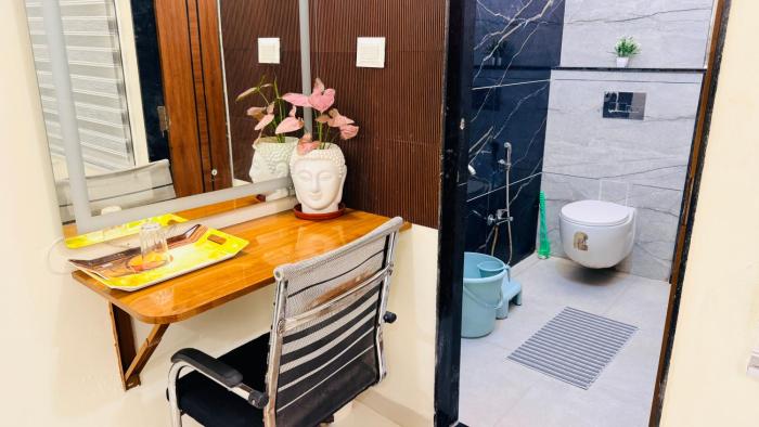 the leela villa stay nest