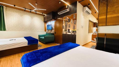the leela villa stay nest