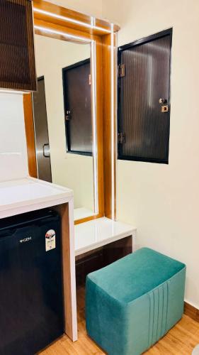 the leela villa stay nest