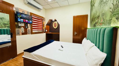 the leela villa stay nest