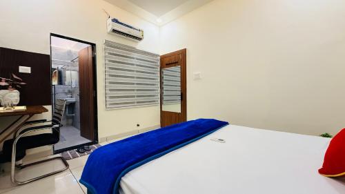 the leela villa stay nest