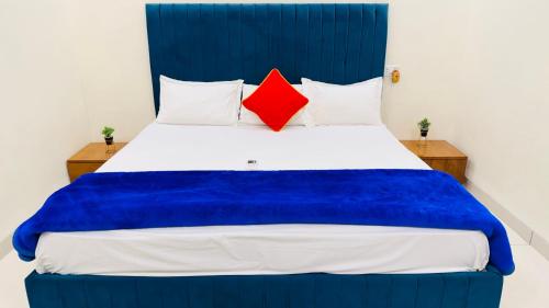the leela villa stay nest