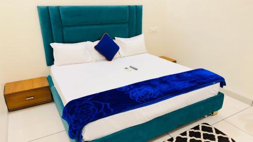 the leela villa stay nest