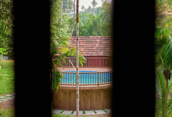 seclude karthika nivas thrissur