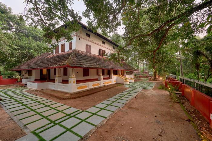 seclude karthika nivas thrissur