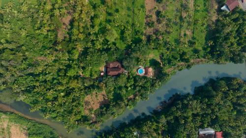 seclude karthika nivas thrissur