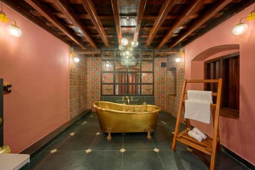 seclude karthika nivas thrissur