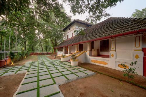 seclude karthika nivas thrissur