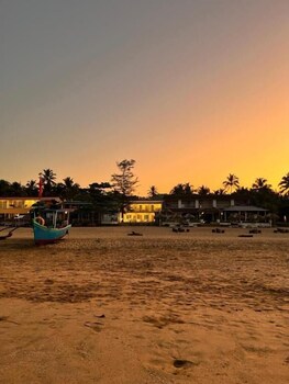 The Coastal Agonda,,3 star