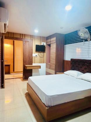 M.K Residency  ,Edappaly Pookatpady Road,Club Junction,Edappali Toll,3 star