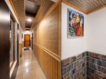 Anandam Near Mall Road,,4 star