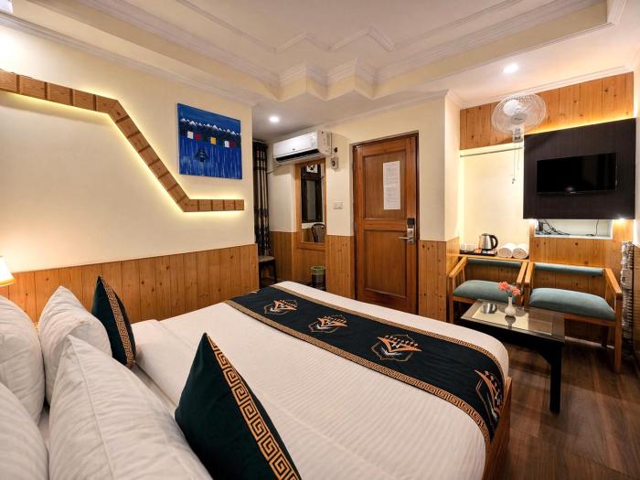 anandam near mall road