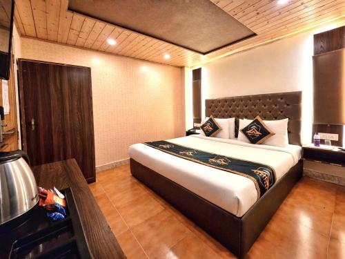 anandam near mall road