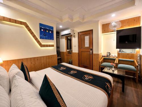 anandam near mall road