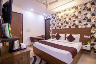 Hotel Sky Rise Palace Near Delhi Airport,,4 star