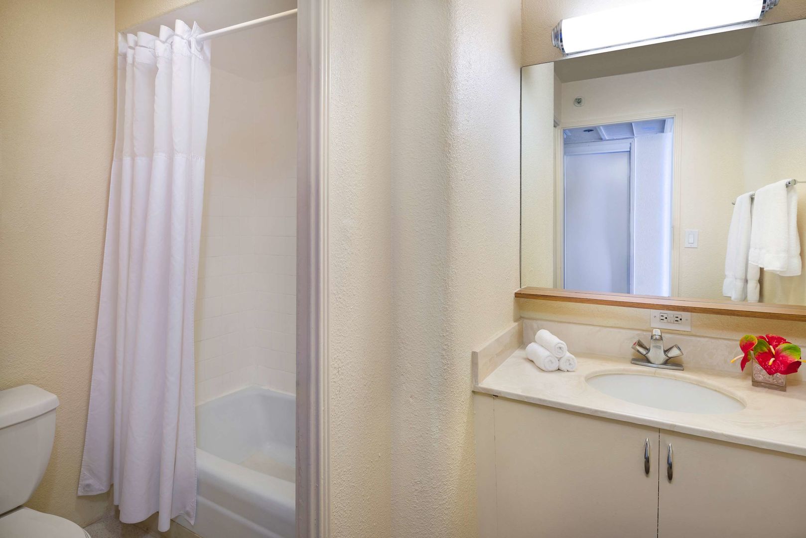 ohia waikiki studio suites