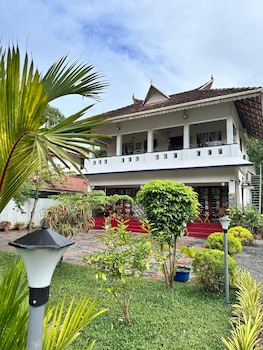4elementis beach homestay