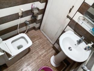hotel paying guest rooms and food