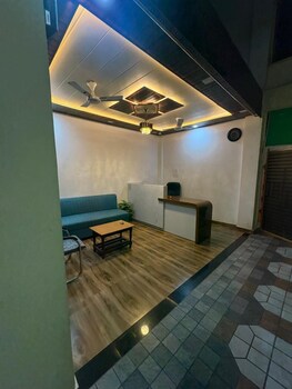 mahalaxmi guest house
