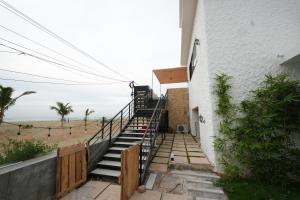 The Tides By The Beach,,5 star