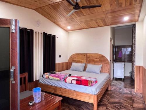 Binsar Royal Homestay By Stayapart,Block Road, Near Hospital, Kaloun, Dhaulchhina, Uttarakhand 263624,2 star
