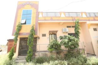 Jay Shriram Yatri Niwas,,3 star