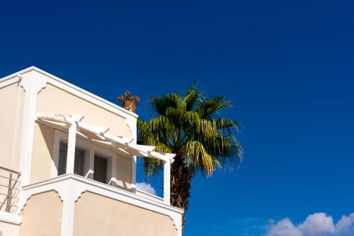 hotel thira