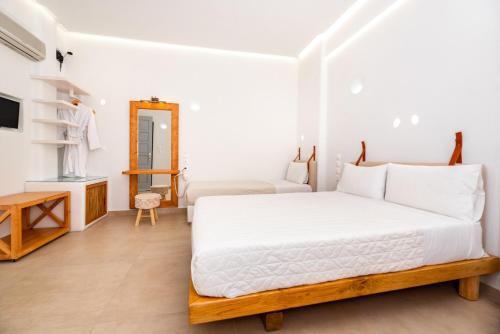 hotel thira