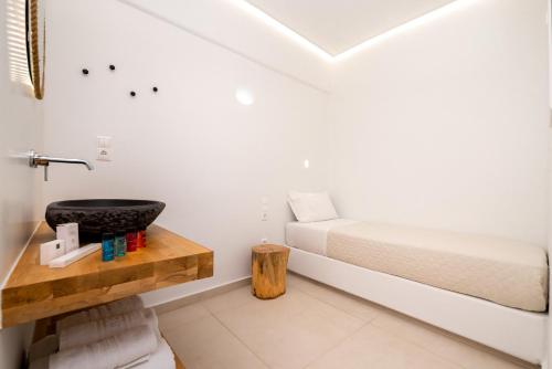 hotel thira