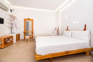 hotel thira