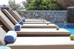 hotel thira