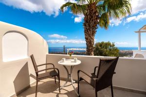 hotel thira