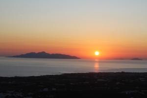hotel thira