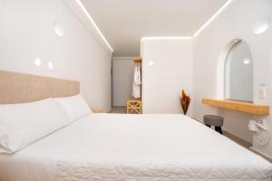 hotel thira