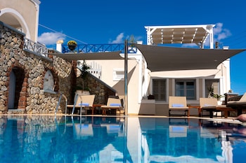 hotel thira