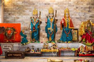 omji kailash math 15min to kashi vishwanath temple