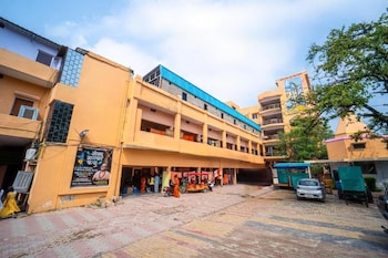Omji Kailash Math - 15Min To Kashi Vishwanath Temple,,3 star