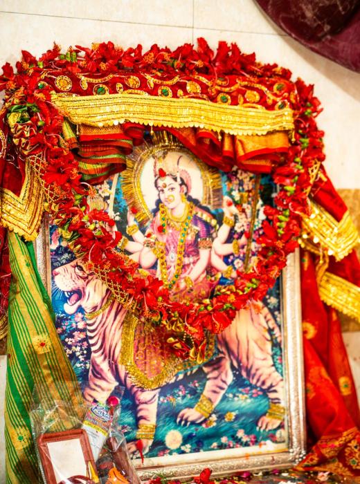 omji kailash math 15min to kashi vishwanath temple