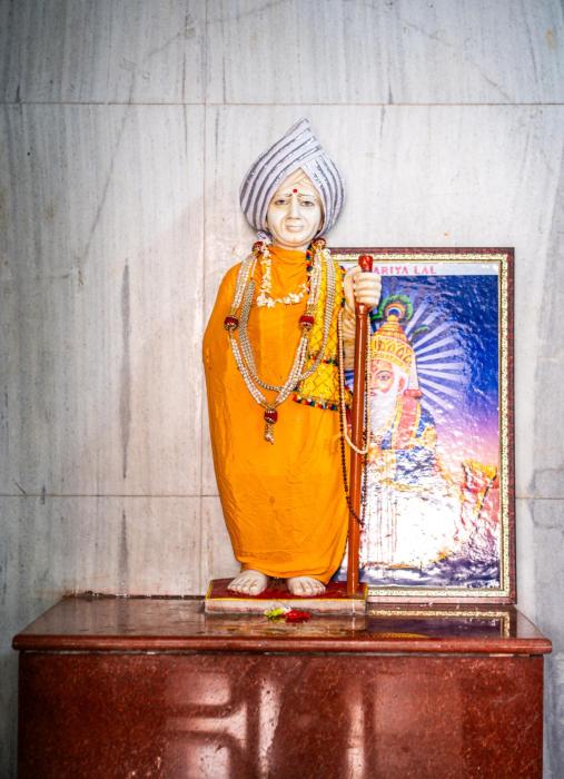omji kailash math 15min to kashi vishwanath temple
