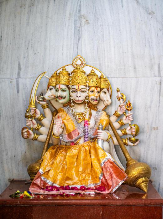 omji kailash math 15min to kashi vishwanath temple
