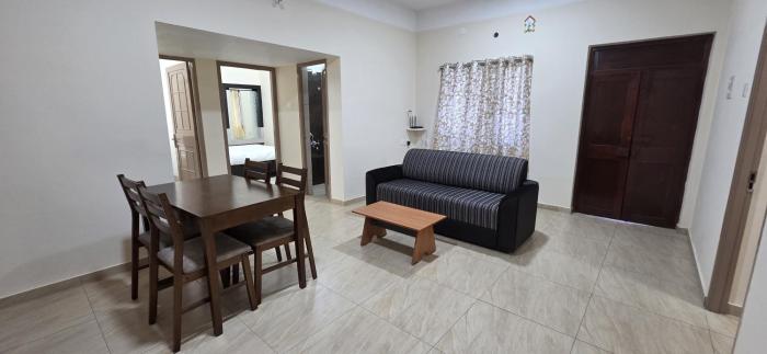 heart of pondy service apartment