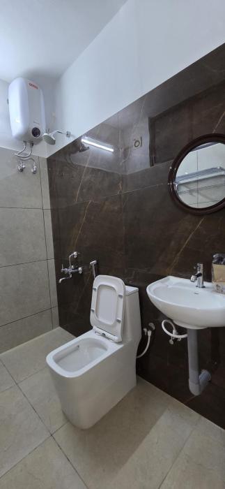 heart of pondy service apartment