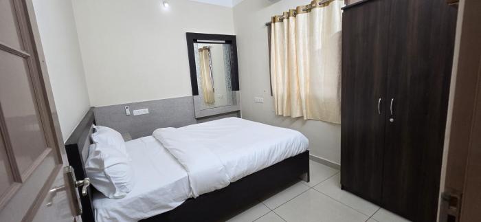 heart of pondy service apartment