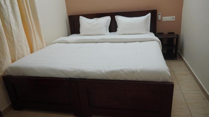 heart of pondy service apartment