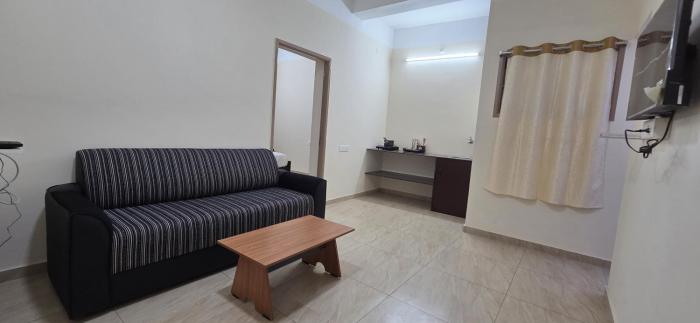 heart of pondy service apartment