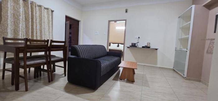 heart of pondy service apartment